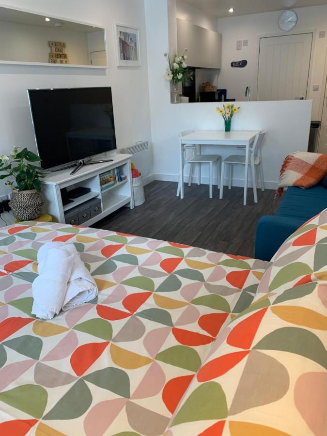 Bournemouth Nr Town Beach Train Coach Shops Lovely Entire Apartment Allows Quiet Good Dogs Dış mekan fotoğraf