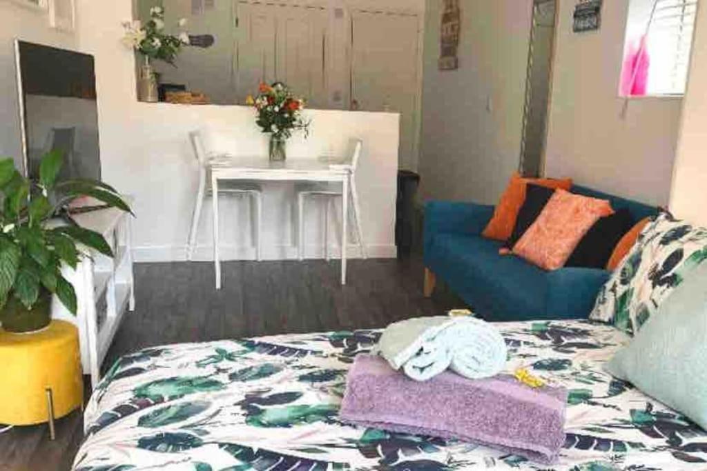 Bournemouth Nr Town Beach Train Coach Shops Lovely Entire Apartment Allows Quiet Good Dogs Dış mekan fotoğraf